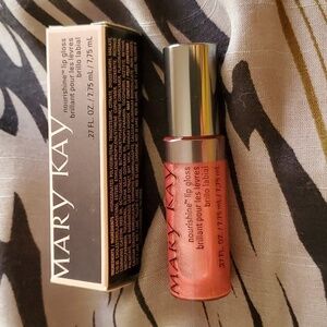 Mary Kay NouriShine Lip Gloss
